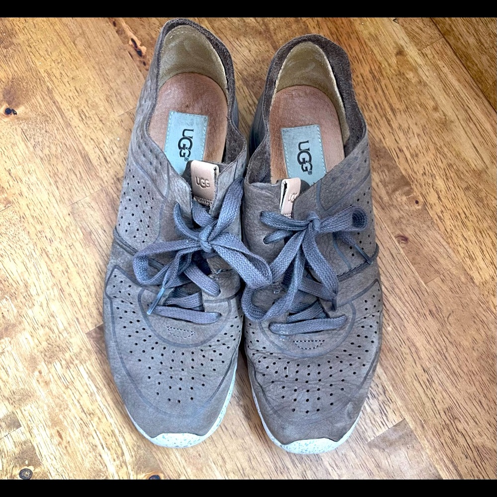 Uggs Treadlite leather shoes